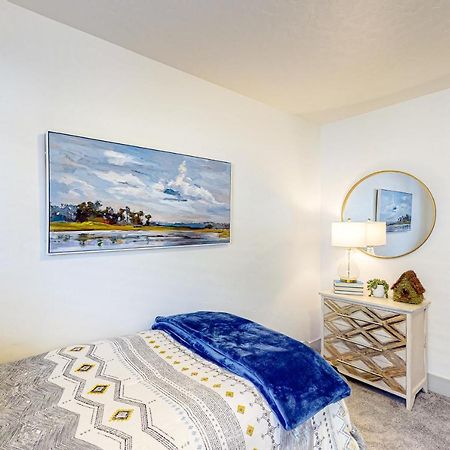 Quaint Hollow Meridian Buitenkant foto